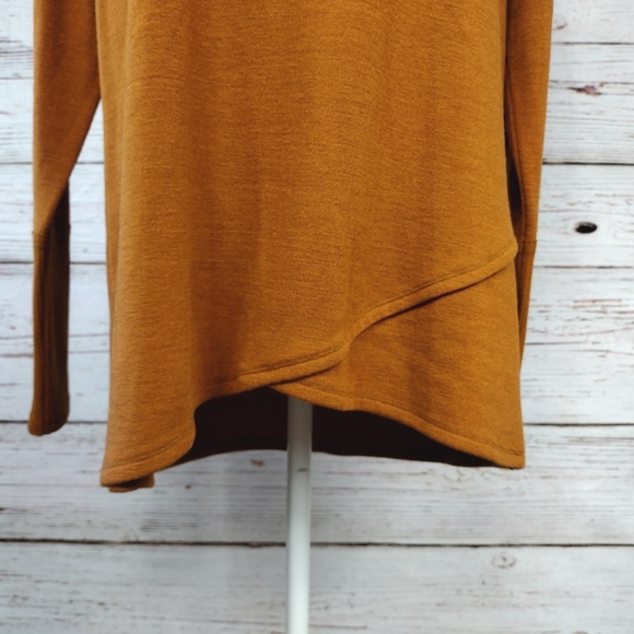 Doe & Rae Mock Neck Sweatshirt - Picture 3 of 10